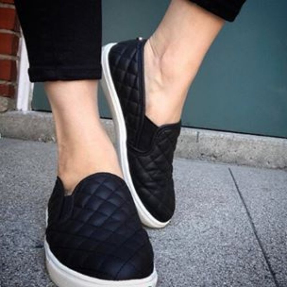 (105) Steve Madden Black ECENTRCQ Slip On Sneaker Shoes Size 9 M